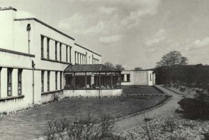 Escroft Clinic, 1975 